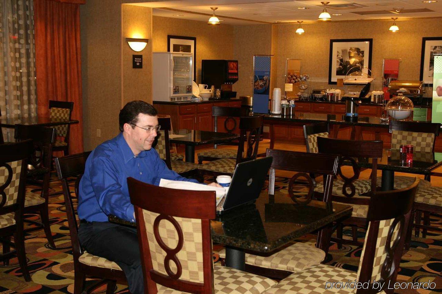 Hampton Inn & Suites Davenport Restaurante foto